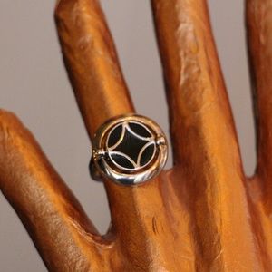 "Full Circle" ring by Premier Designs - size 8